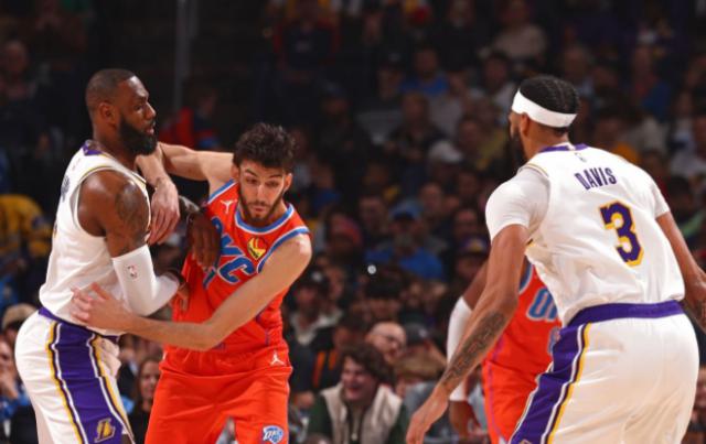 开云-湖人新首发不完美！队记指出漏洞 哈姆还会变阵？