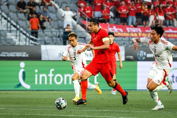 直播吧:29岁张玉宁成为新国足第一队长人选